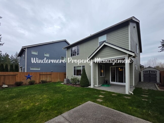 Foto del edificio - Gorgeous, Spacious 4 bed Home, CK Schools, LARGE fully fenced yard - A/C, close to trails and more!