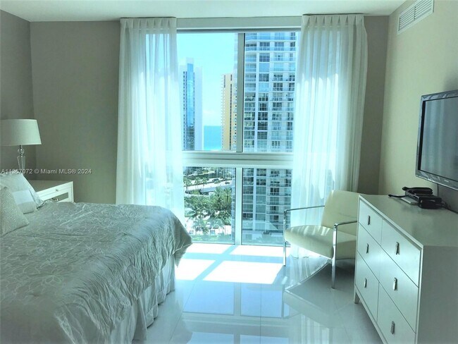 Foto del edificio - 250 Sunny Isles Blvd