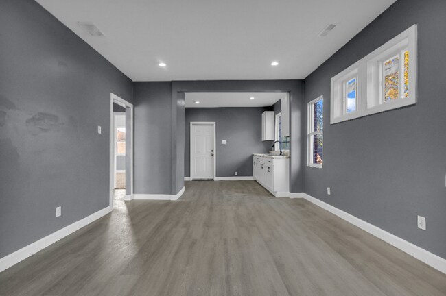 Foto del edificio - 3823 Clairmount Ave