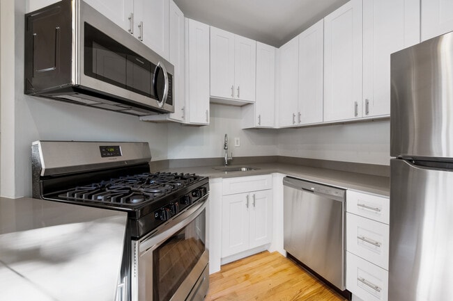 Building Photo - 1437 Superior-1F