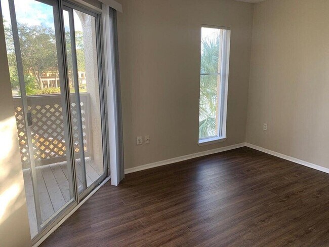 Building Photo - 4831 Via Palm Lakes