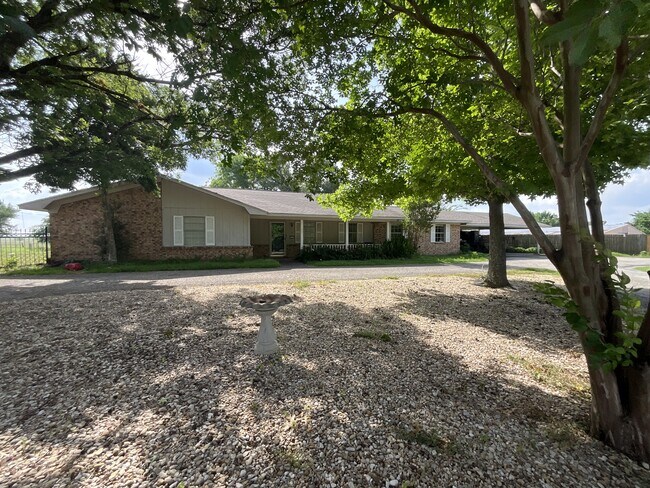 Building Photo - 24291 TX-19