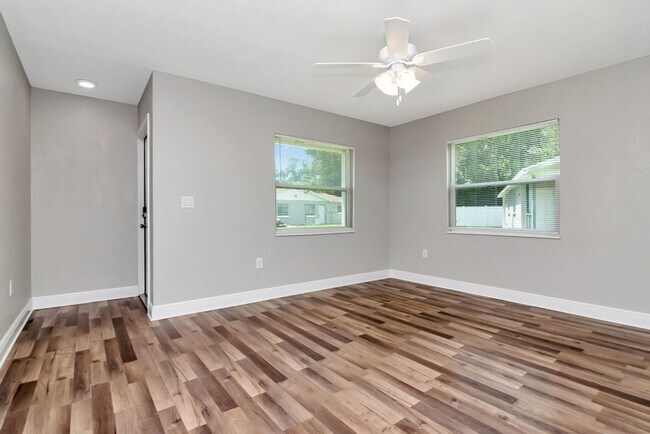 Foto del edificio - Beautifully Updated 3/2 in Bradenton — Up to One Month Free!