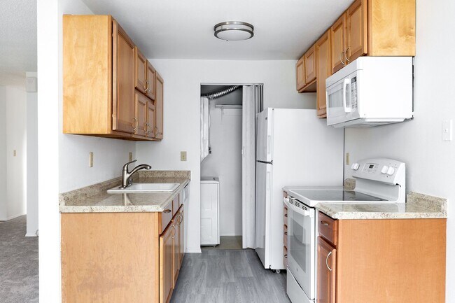 Building Photo - Bright 2 Bedroom 2 Bath in Renton