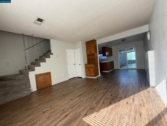 Building Photo - 1648 W N Bear Creek Dr
