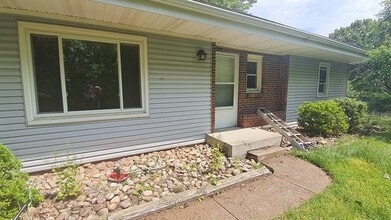 Building Photo - 179 Fern Hollow Rd