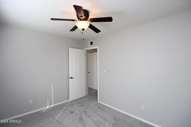 Building Photo - 303 N Miller Rd
