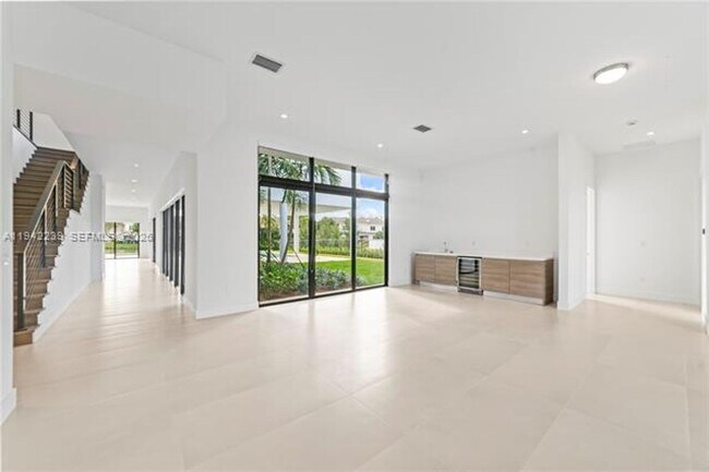 Building Photo - 16680 Botaniko Dr N