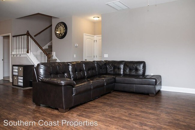 Building Photo - 5 br, 3.5 bath House - 40 NE Timberland Drive