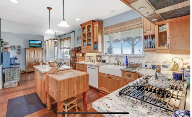 Building Photo - 2088 Mother Grundy Truck Trail