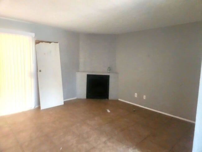 Foto del edificio - 2 bed 2 bath condo