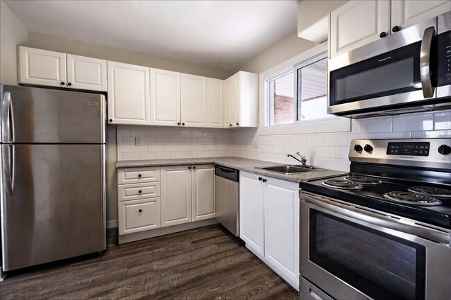 Building Photo - Millwood Brownstones