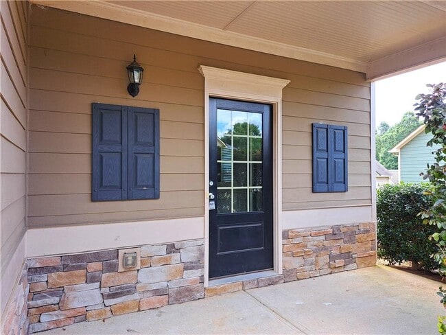 Building Photo - 867 Pine Ln