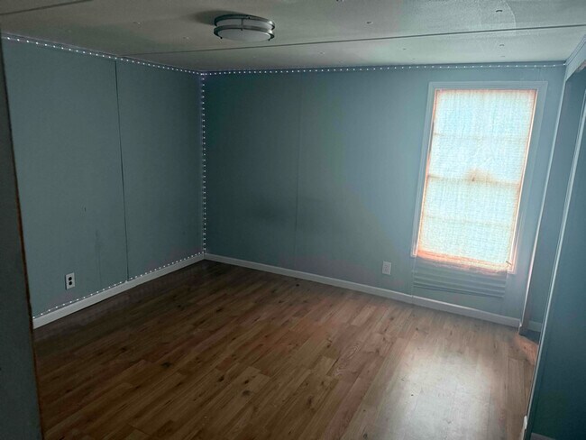 Foto del edificio - 519 Main St W