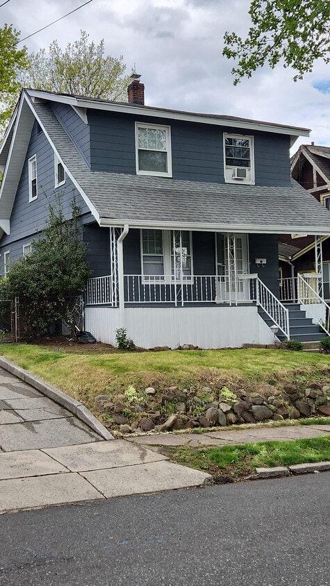 Exterior de la casa - 185 Elmwood Ave