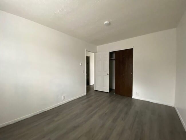 Foto del edificio - 847-849 E Northern Ave