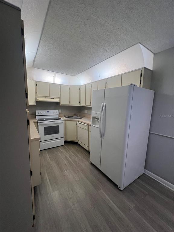 Foto del edificio - 1512 S Pine Ridge Cir