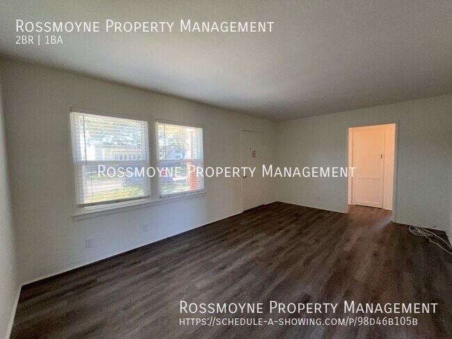 Foto del edificio - 3107 Jeffries Ave