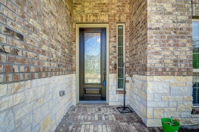 Building Photo - 24026 Willow Rose Dr
