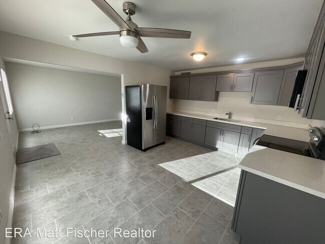Building Photo - 3 br, 2 bath House - 128 S 6th Avenue