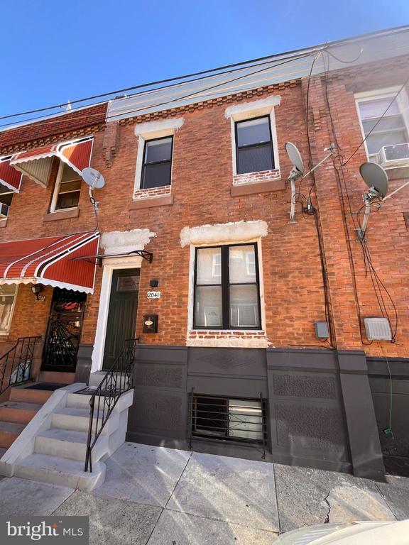 Building Photo - 2041 S Norwood St