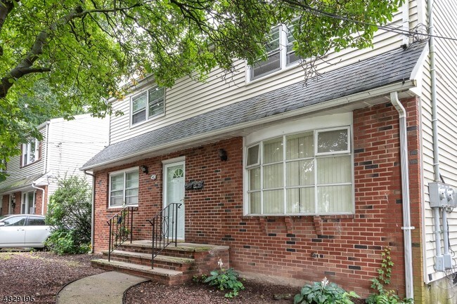 Building Photo - 540 Broughton Ave