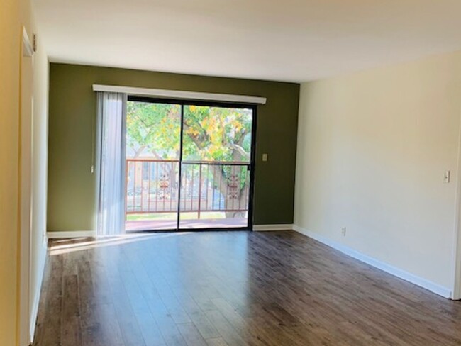 Interior Photo - 245 West Tujunga