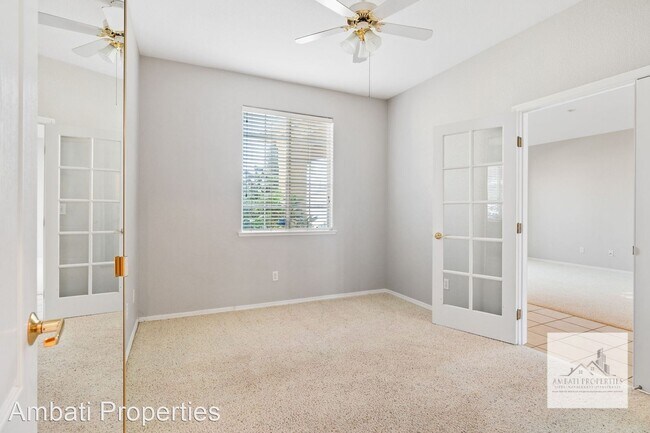 Foto del edificio - 3 br, 2 bath House - 2261 E. Solar Ave
