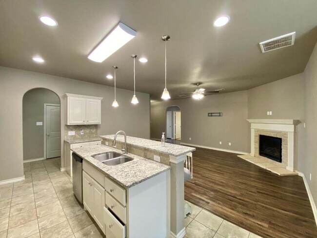 Building Photo - 7810 86th St