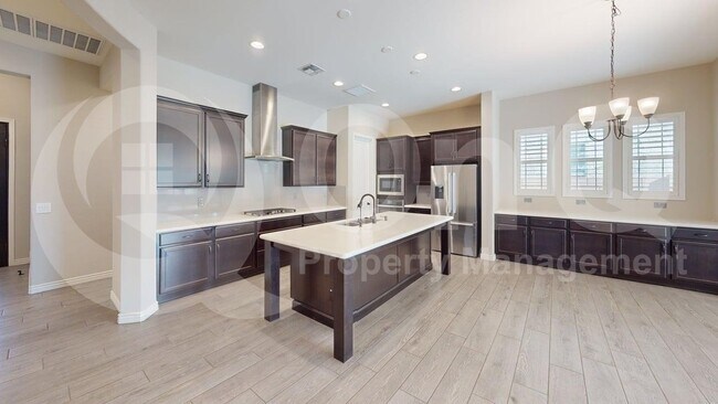 Building Photo - 3507 E Robin Ln