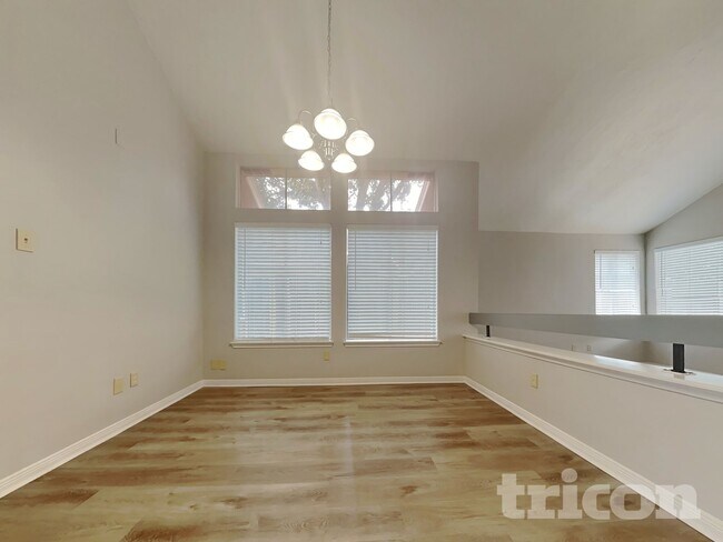 Foto del edificio - 8559 Spring Green Dr