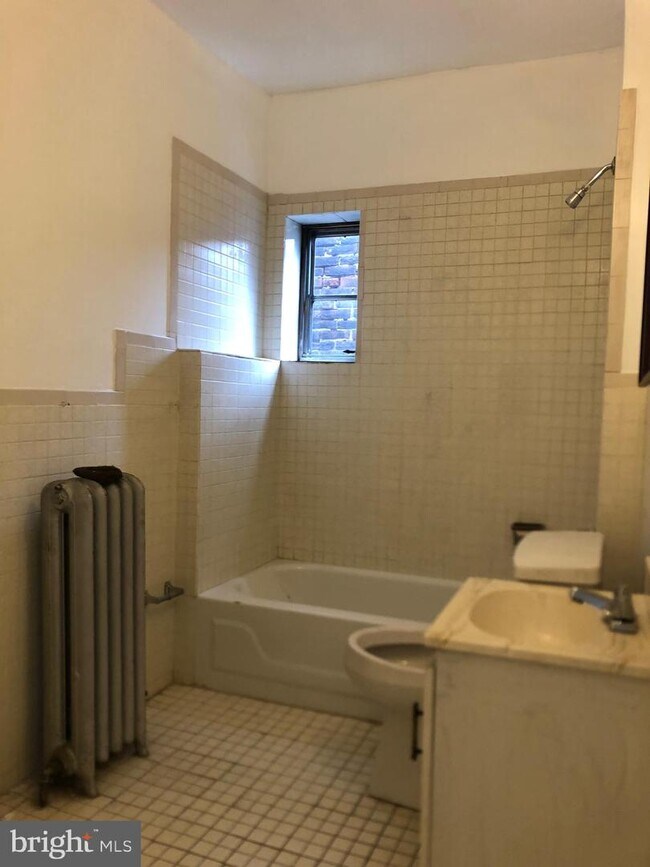 Building Photo - 3517 Kensington Ave