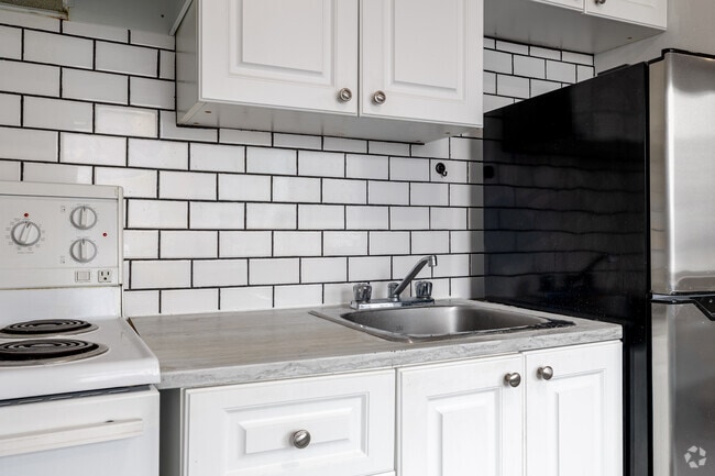Studio - Kitchen - Château Des Pins