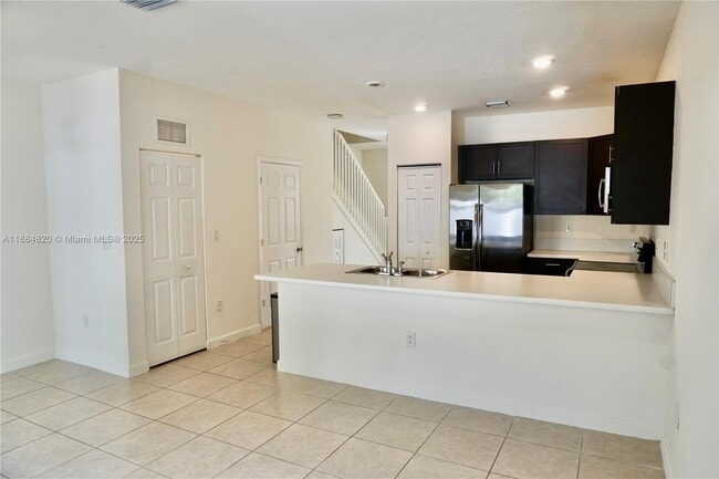 Foto del edificio - 10606 W 33rd Ct