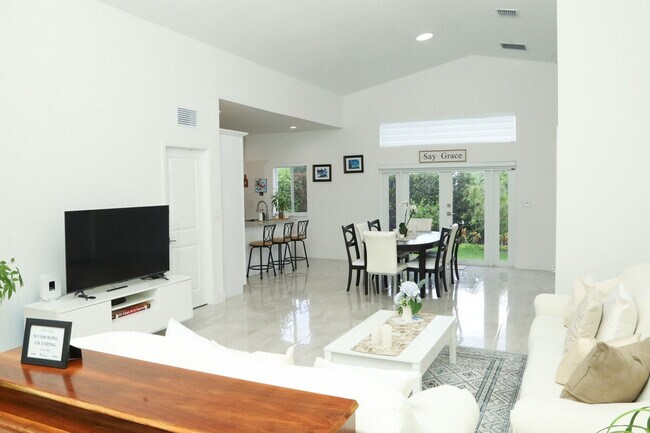 Foto del edificio - 3839 SW 148th Ave