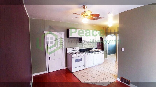 Foto del edificio - 217 D St E