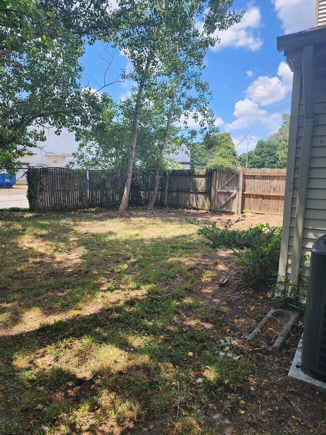 Foto del edificio - 5349 Tuttle Creek Ct