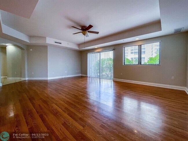 Foto del edificio - 4241 N Ocean Blvd