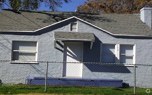 Building Photo - 1172 N Mayfield Ave