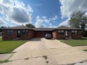 Building Photo - 2765 E McDaniel St
