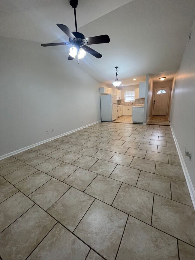 Foto del edificio - 190 Leeswood Cir