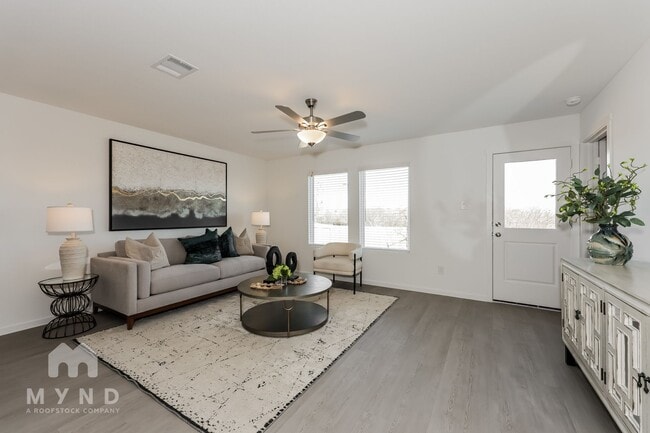 Building Photo - 2709 Ctr Crk Ln