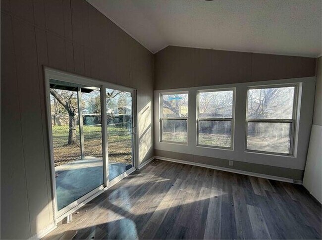 Foto del edificio - Newly Renovated 4-Bedroom Home in Austin –...