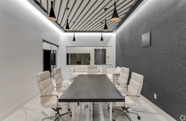 Photo - 913 N Market St Apartment