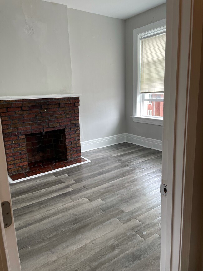 Foto del edificio - 2127 Chippewa St