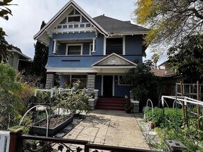 Building Photo - 847 Linden Ave