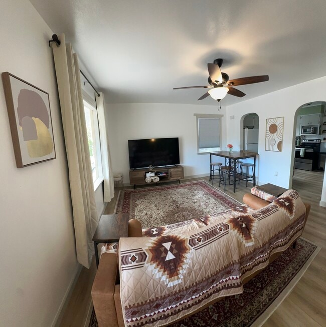 Building Photo - 705 Morrison Ave