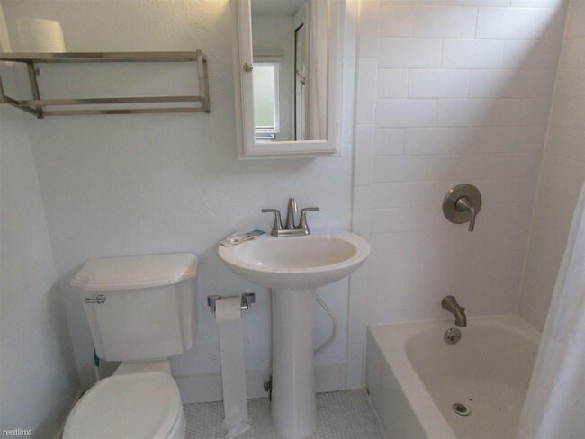 Building Photo - 2 br, 1 bath House - 2793 Chase St