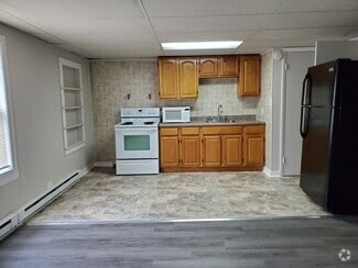 Building Photo - 20 W Maple St