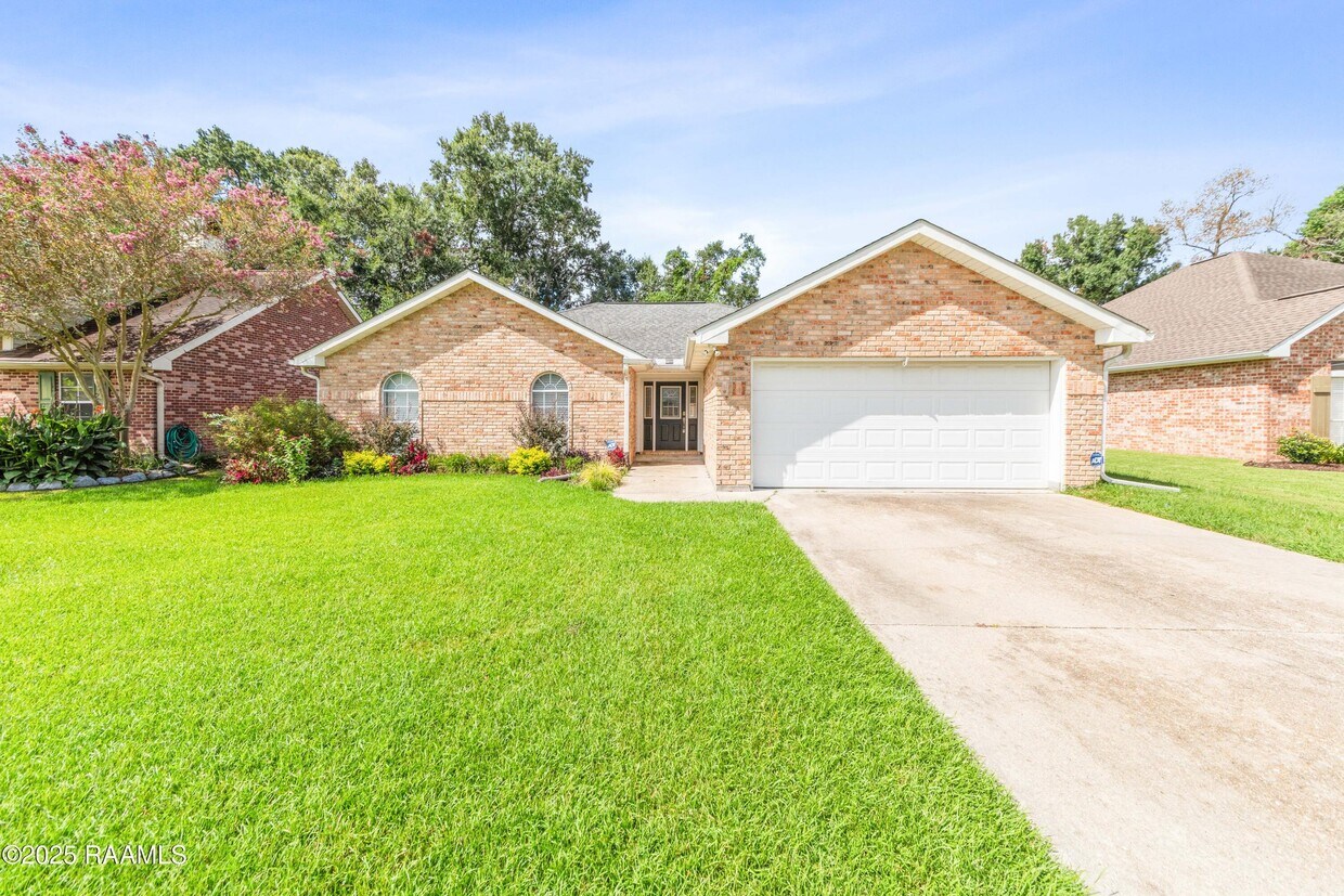 Foto principal - 912 Canberra Rd